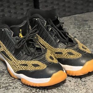 Nike Air Jordan II XI Retro Low